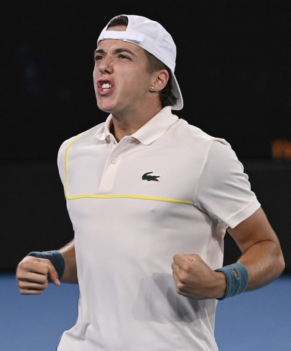 滚球预测选手爆冷获胜,专家预测失准 滚球预测选手爆冷获胜,专家预测失准