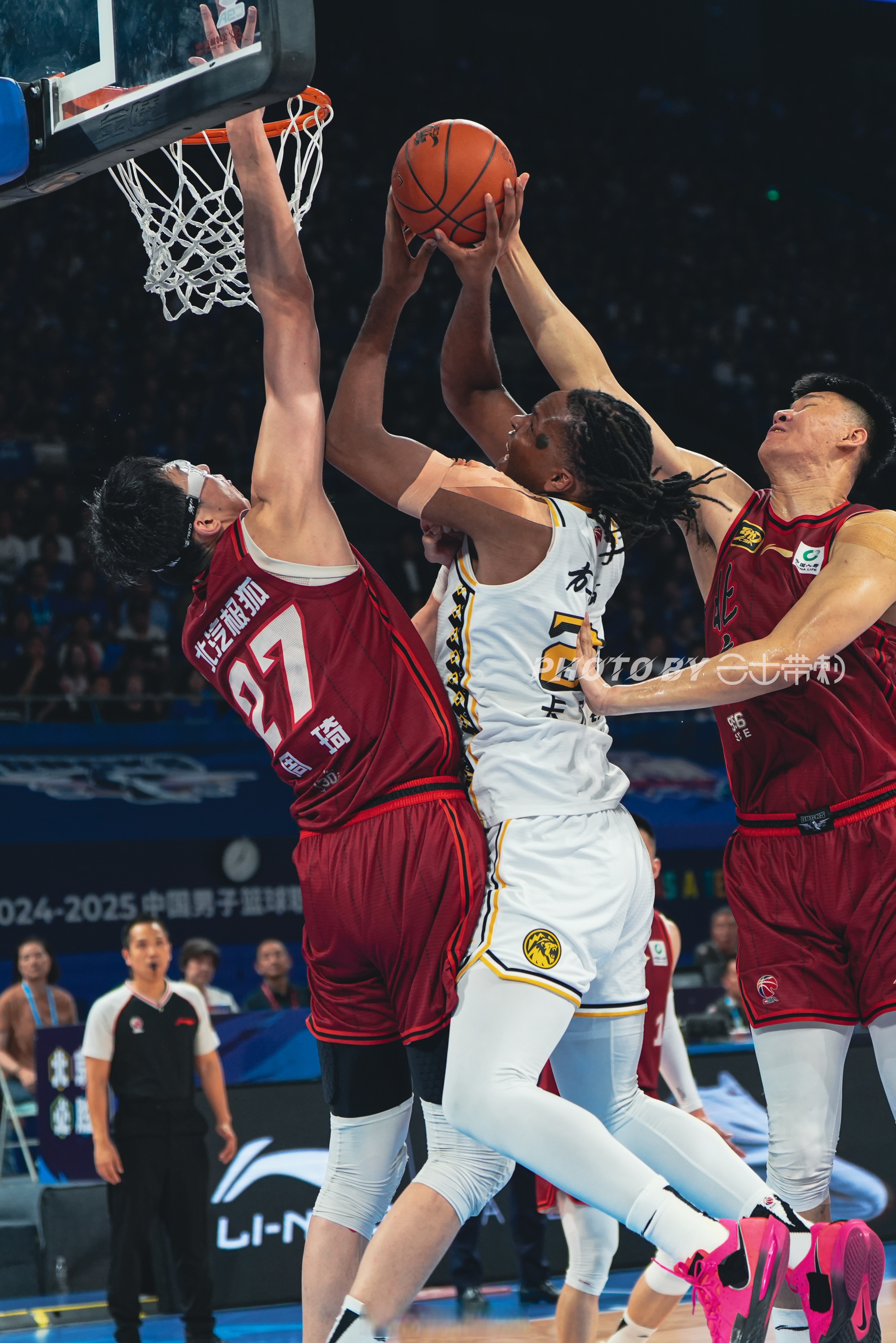爱游戏-北京队鏖战勇士，周琦关键制胜