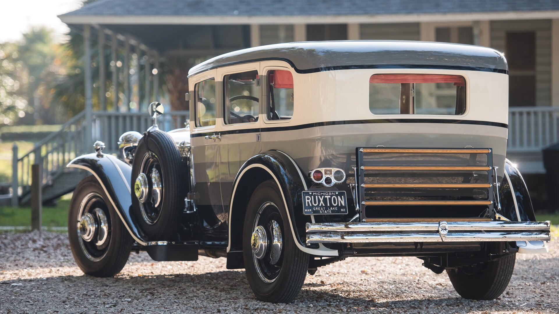 东瀛风暴席卷德国战车,桃田贤斗点燃羽球赛场,诠释王者归来