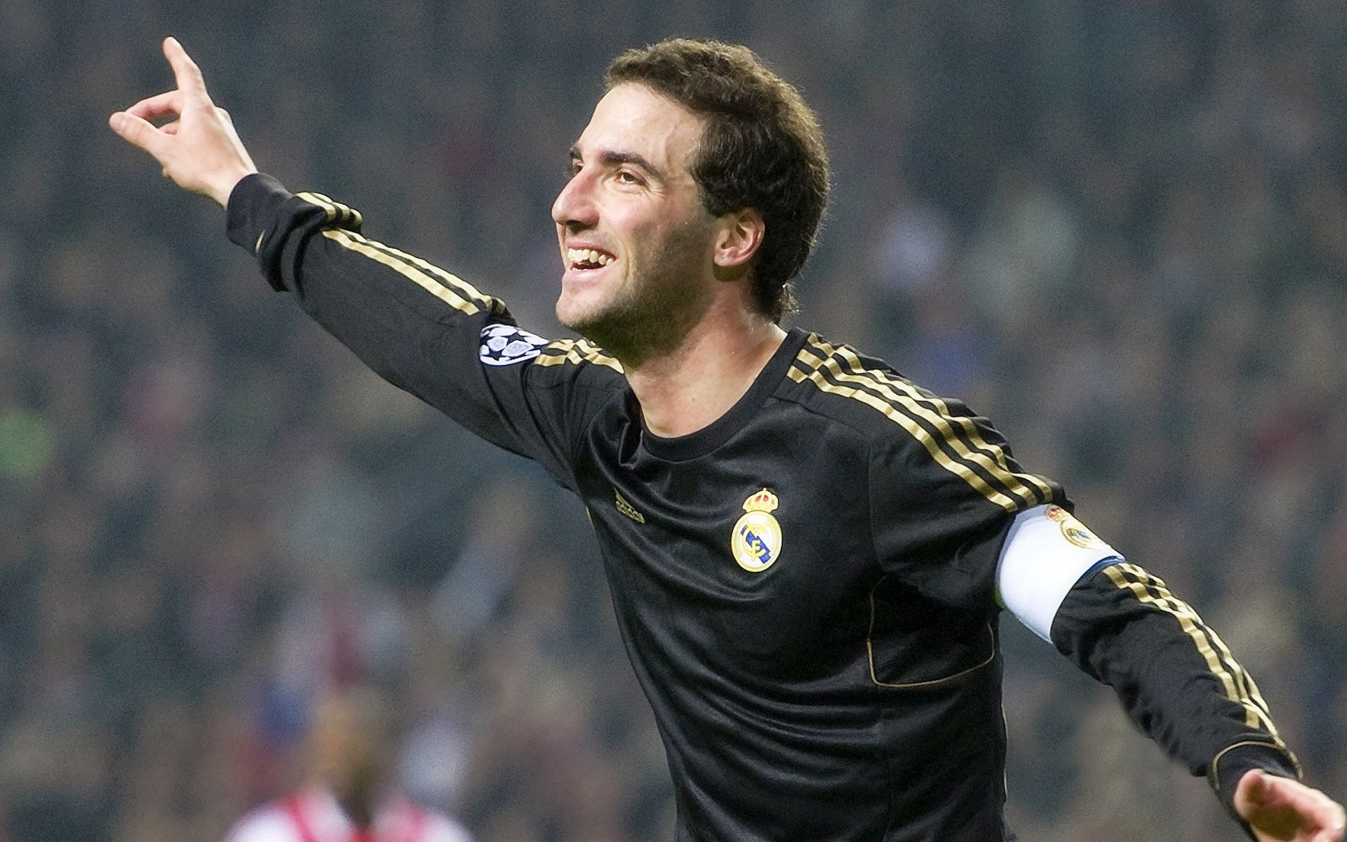 世纪友谊赛,皇马新王绝境亮剑,奥亚尔萨瓦尔一球封神!