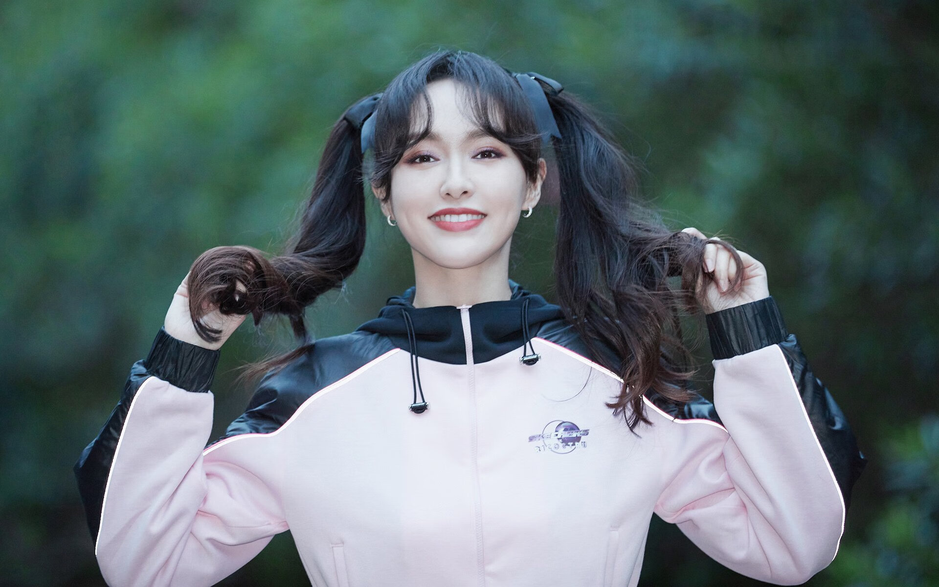 一柱擎天！戈贝尔存在感拉满统治攻防，爵士鏖战加时险胜上海队