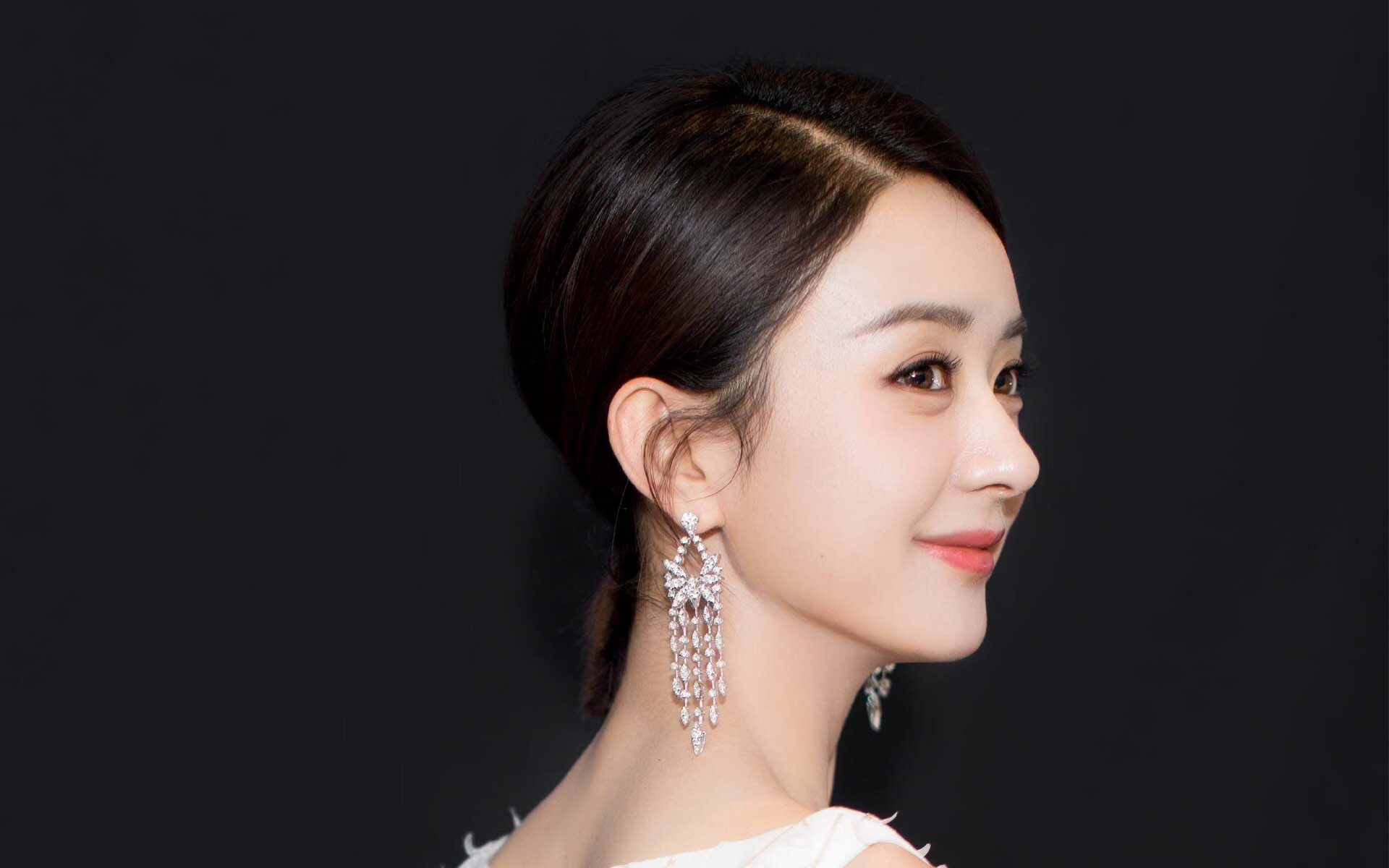 关门时刻,当克瓦拉在德甲拉上夺冠大幕,加纳为威尔士关上希望之门