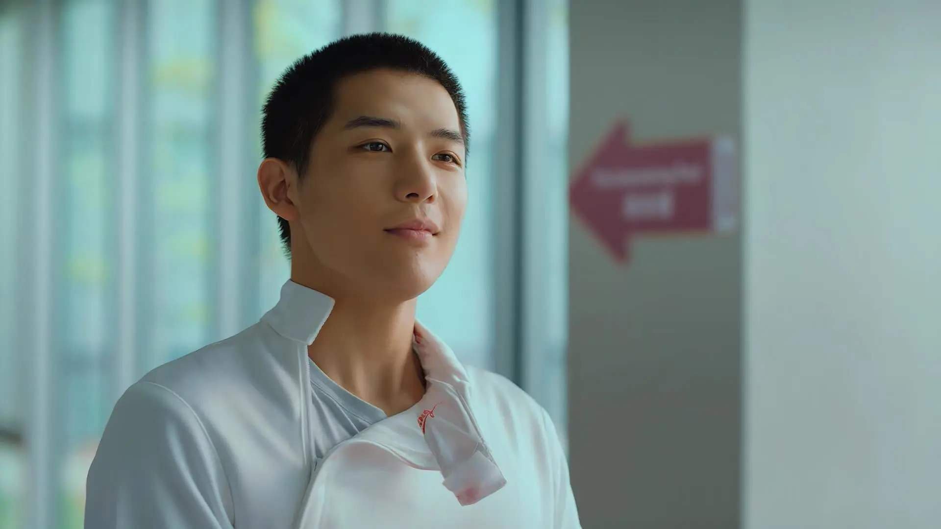 爱游戏-钢铁屏障，精准利刃，德里赫特统治级表现引领多特蒙德撕裂波兰防线