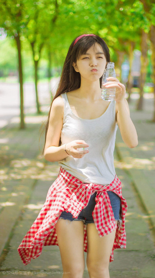 爱游戏在线-双线狂飙，F1街道赛引擎轰鸣中，英格兰足球险胜多特蒙德