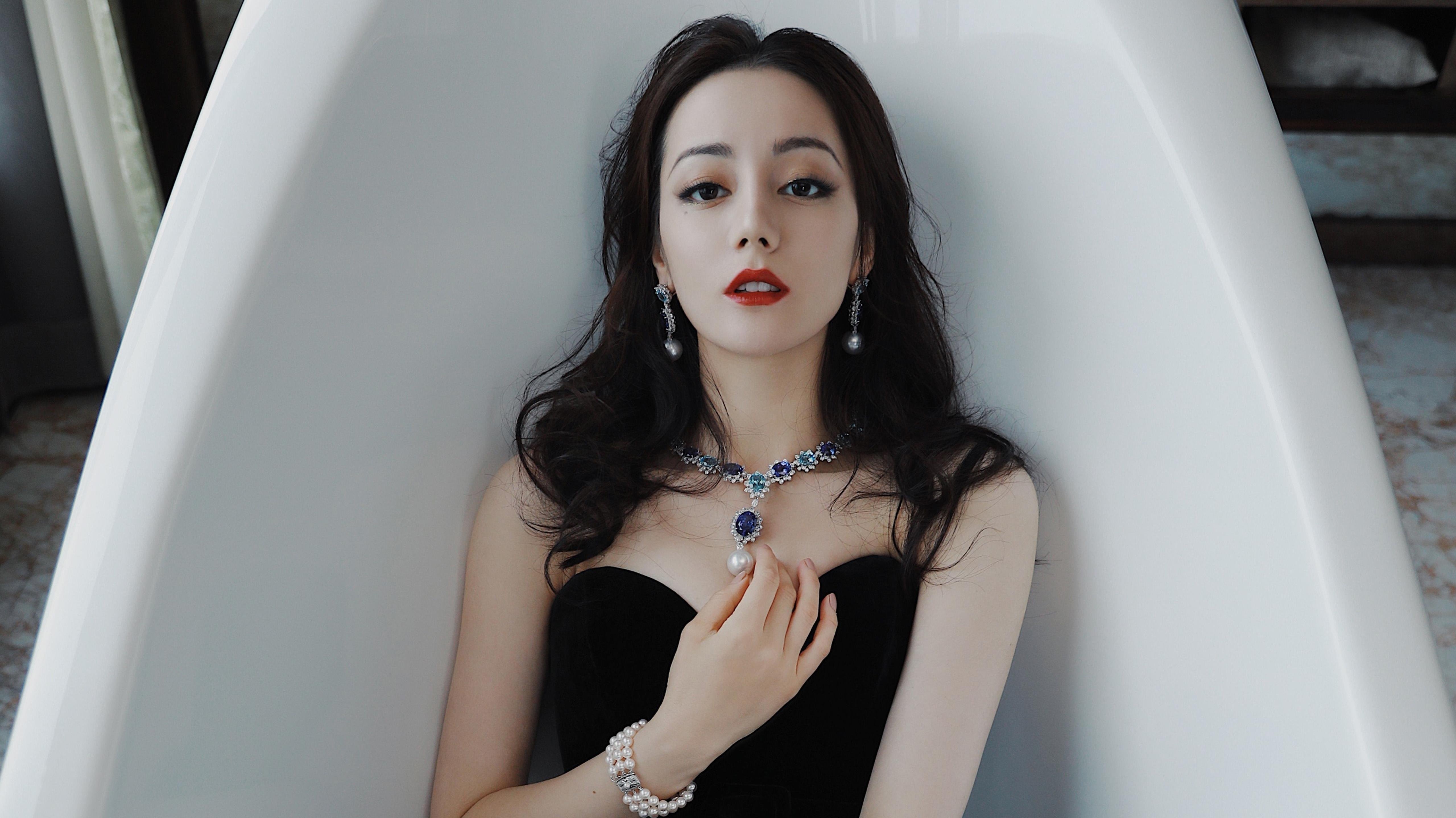 爱游戏APP-控球为王，德国战车在2026世界杯F组碾碎泰国，加维点亮中场新纪元